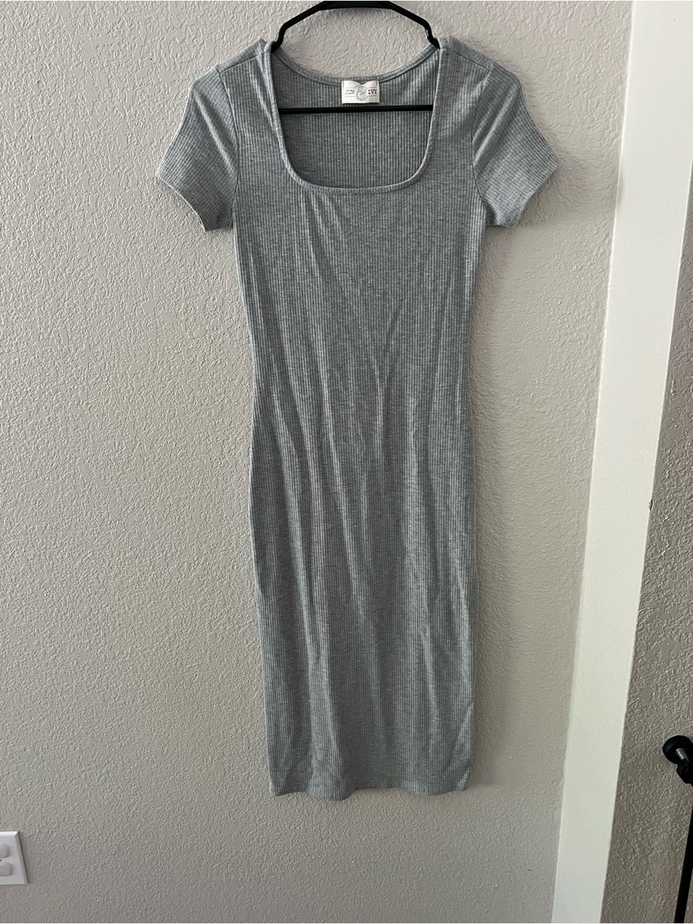 Jun and Ivy Ribbed Scoop Neck Midi Dress - Gray
